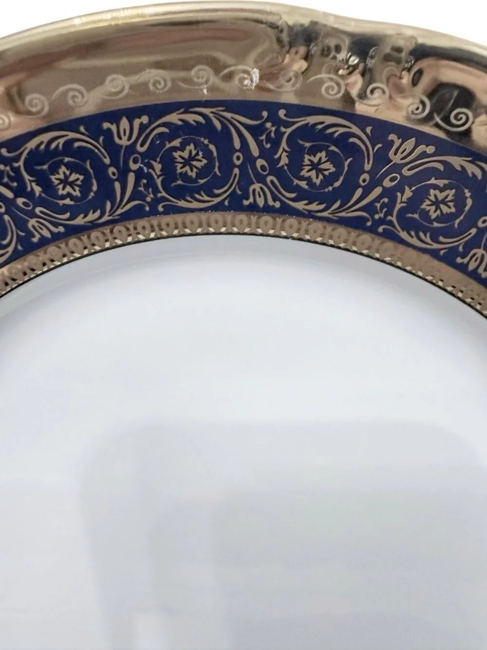 Thun Royal Prague Set of 2 Karlovarsky Porcelain 7.5